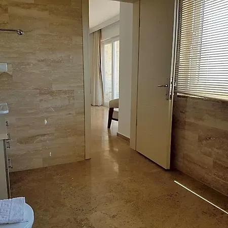וילה Sleeps 14 Pool Air Con Wifi קלקן