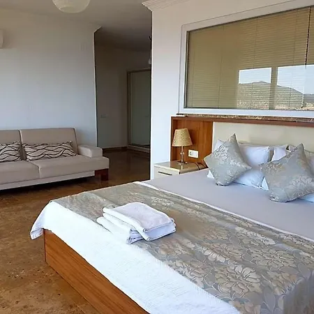 Sleeps 14 Pool Air Con Wifi Villa