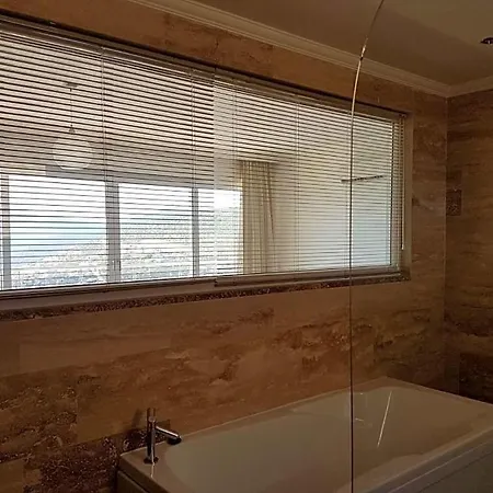 Sleeps 14 Pool Air Con Wifi Villa