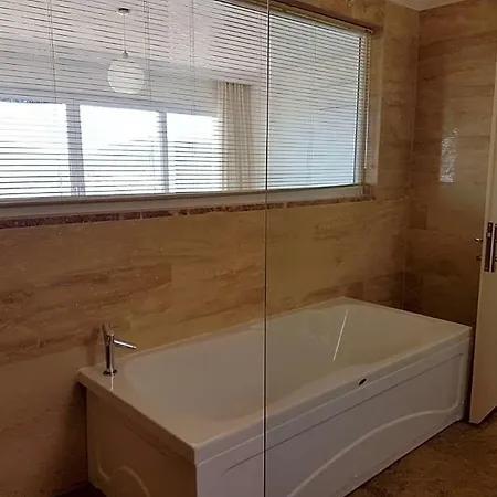 Sleeps 14 Pool Air Con Wifi Villa