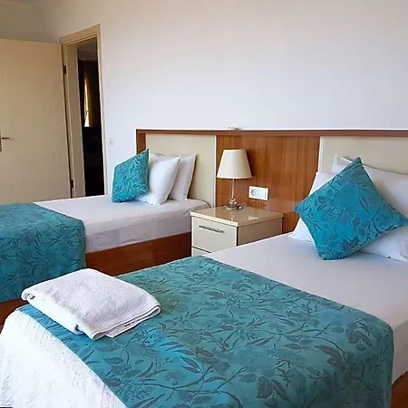 Villa Sleeps 14 Pool Air Con Wifi